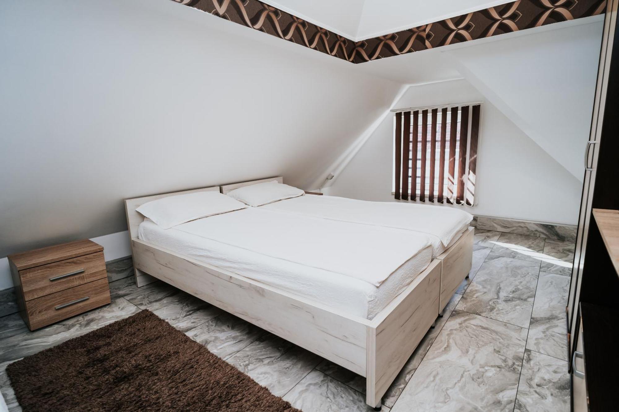 Apartment Attic Sibiu Exteriör bild