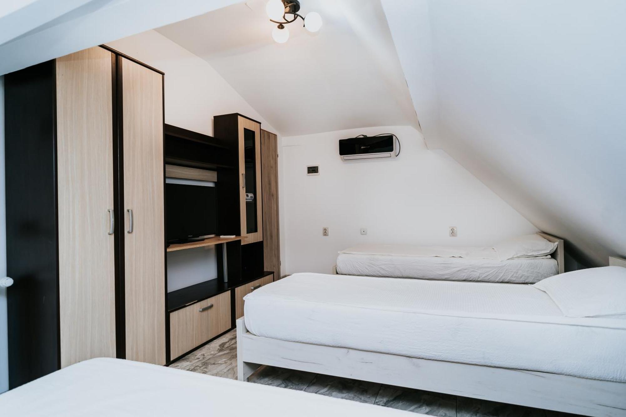 Apartment Attic Sibiu Exteriör bild